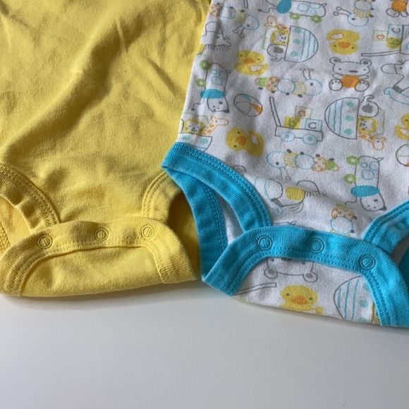 🌵 Bundle to save 3/$10 TWO for ONE! 0-3 onesie - Picture 6 of 7